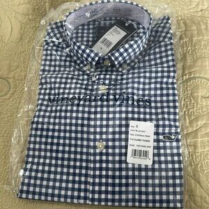 New with tags Vineyard Vines Classic Tucker Men’s button down shirt